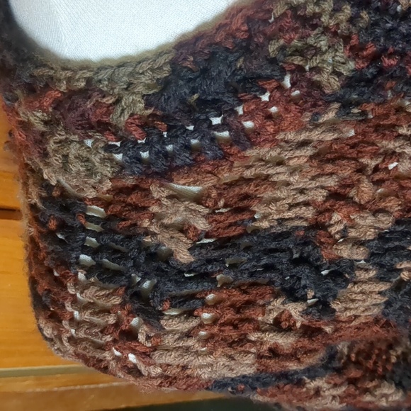 handmade CROCHET long sleeve zip front cardigan sweater, warm and cuddly sz L/XL - Picture 8 of 10